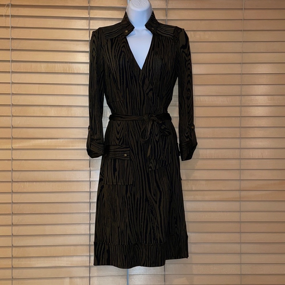 Diane Von Furstenberg Konya Marbled Wrap Dress - Picture 1 of 12